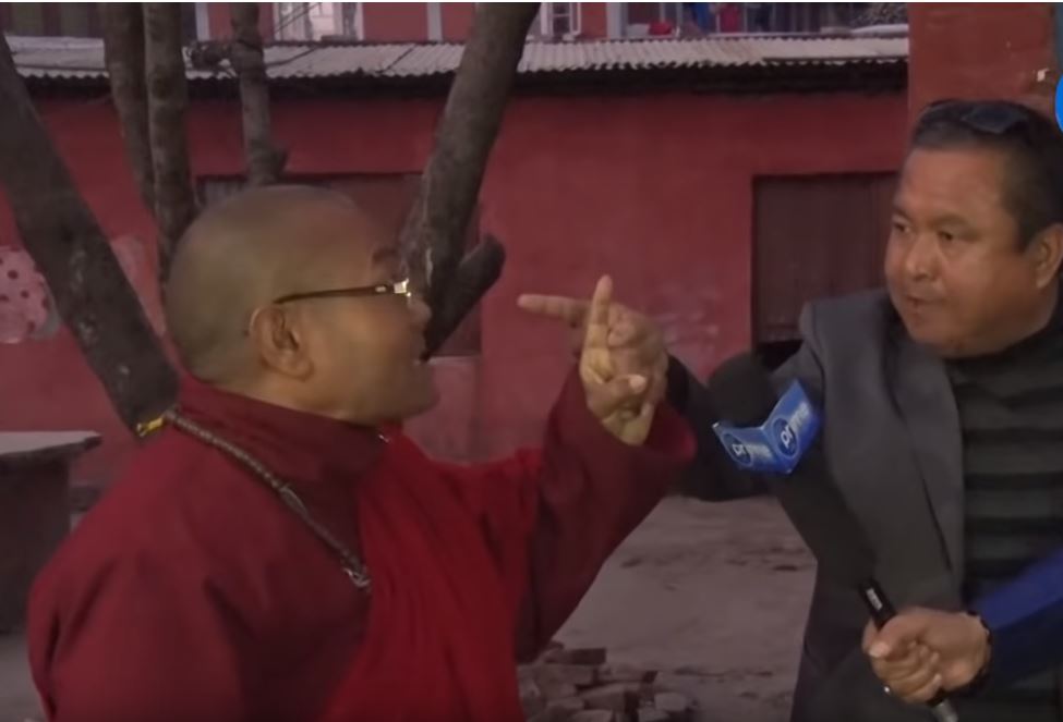 अपराधि बम्जनको कुतर्क लुकाउन यतिसम्मको नाटक,झन्डै पत्रकार ऋषि धमलाको अगाडी हानाहान ,हेर्नुहोस(भिडियो)