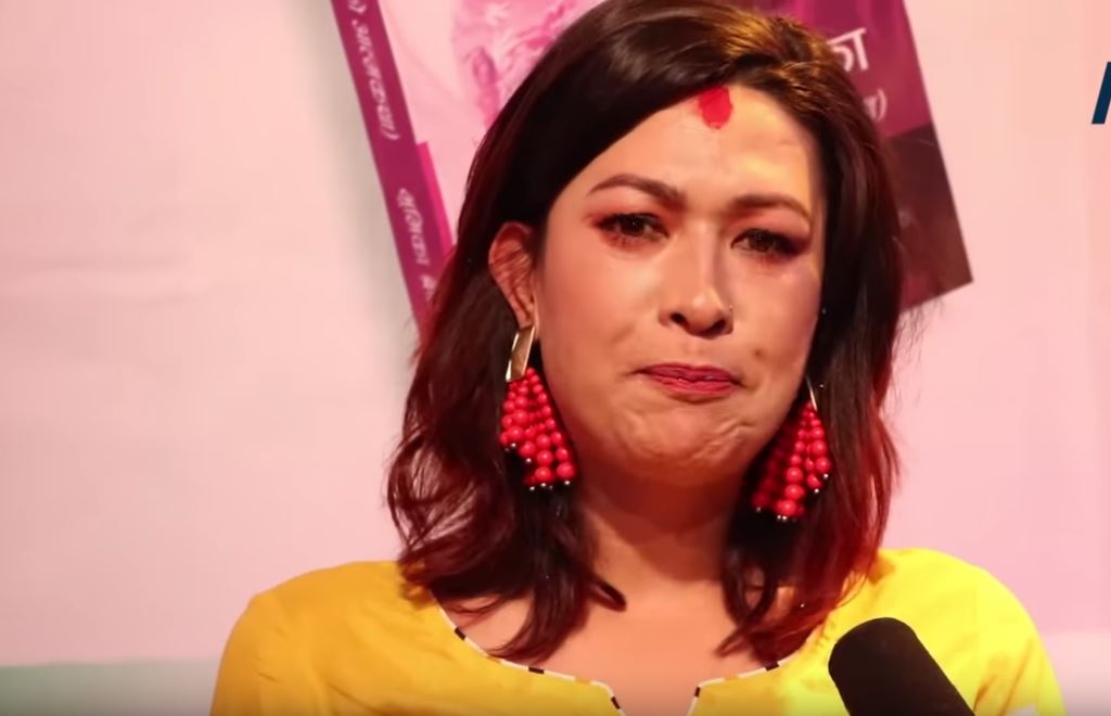 ‘छक्का हिजडा भन्दा धेरै पटक मर्न खोजें ‘तेश्रोलिङ्गी भूमिका श्रेष्ठलाई आफ्नै कथाले रुवायो(भिडियो)
