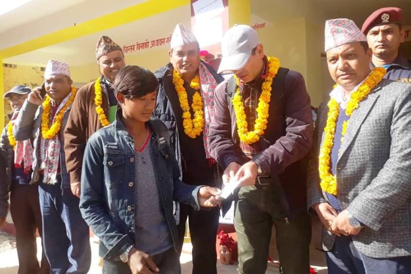 रामेछापको साँघुटार थाक्लेमा दुई दिने घुम्ती शिविर