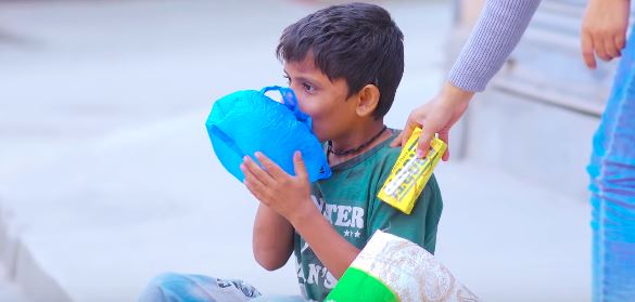पत्रकार रबि लामिछानेले ल्याएको एक अदभुत बालक अविरल पोख्रेलको आयो यस्तो गीत-जो कोहि रुनेछन (भिडियो)