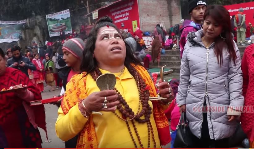 साली नदीमा यी नारि माथि नाग चढे पछी यतिसम्म लाग्यो दर्सनाथिको घुईचो(हेर्नुहोस भिडियो)