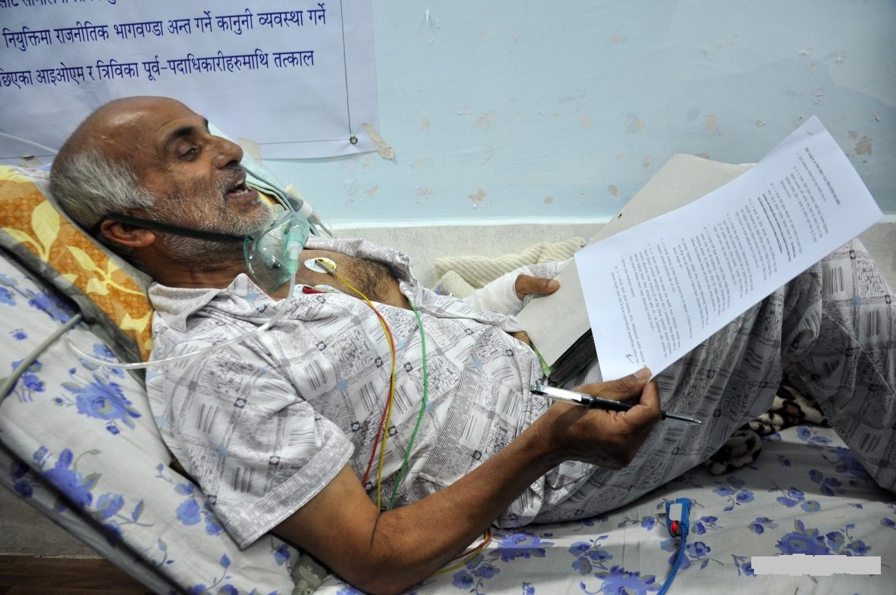 यस कारण पो रहेछ डा. गोविन्द केसीले अनसन तोडेको ! एकाएक खुल्यो रहस्य ,हेर्नुहोस भिडियो