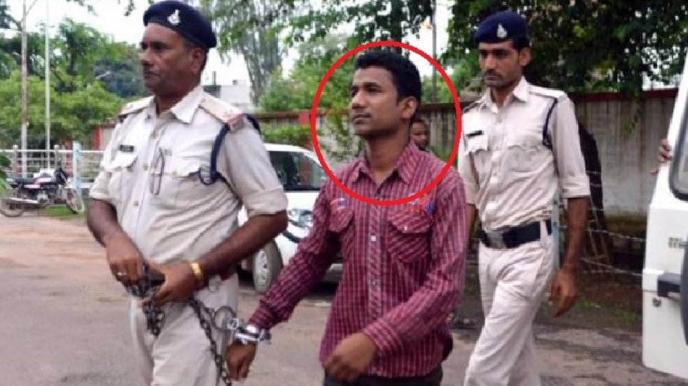 बालिका बलत्कार गर्ने यी शिक्षकलाई गरिदै छ यति ठुलो सजाय ! सकियो यी शिक्षकको जिवानलिला