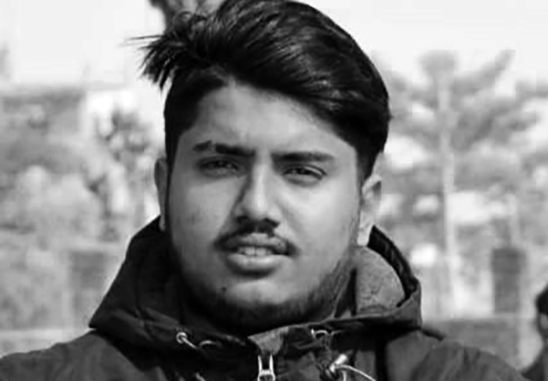 ढुङ्गाले हानेर भयो छोराको हत्या ? बेहोस आमाबुवा गौतम बुद्ध मुटु अस्पतालको सैयामा