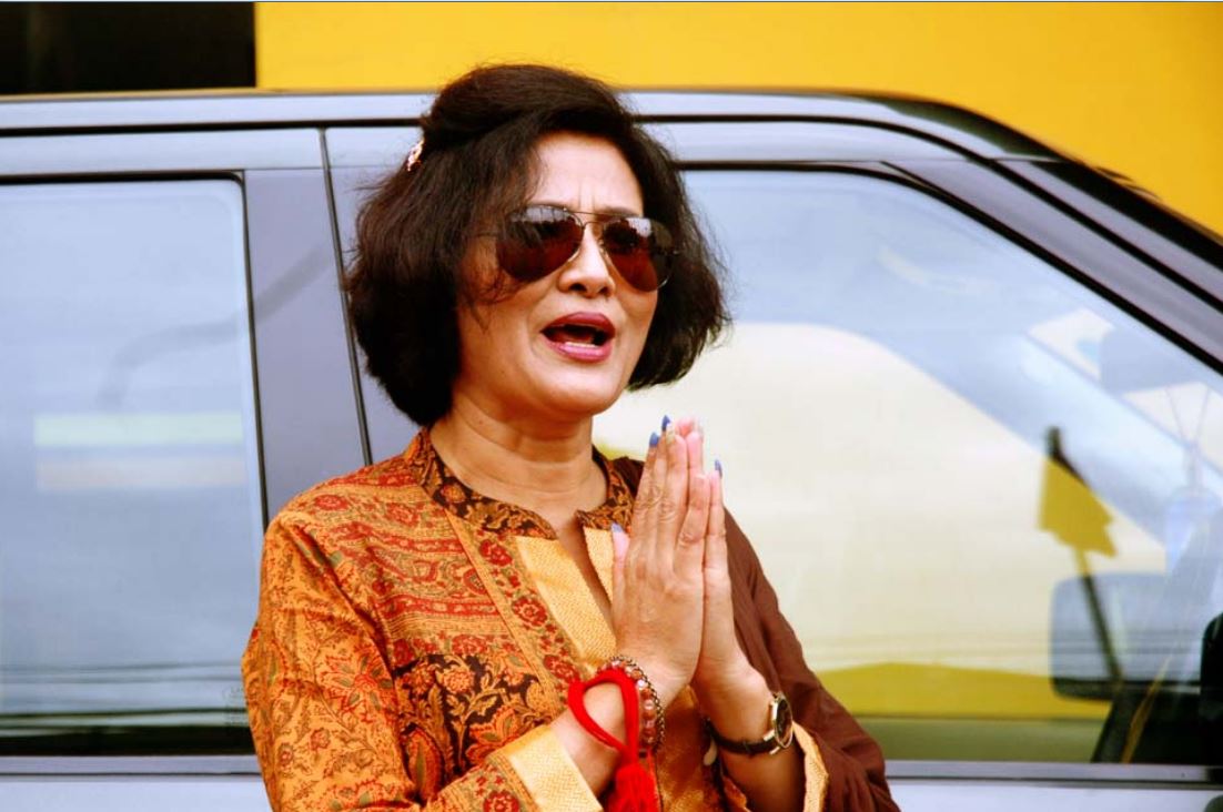 कोमल वलीले मध्यरातमा मागिन यसरि माफी ?खास के कारण रहेछ वलीले माफी माग्नु पर्ने