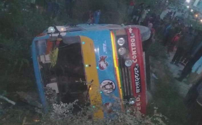 एक्कासी बस दुर्घटना, १४ जना घाइते