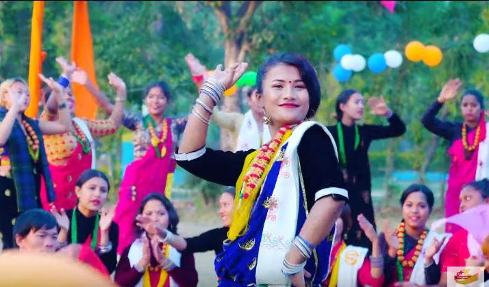 “सालको टपरी”गित पछी शिब बिकको निर्देशनमा फेरी आयो यस्तो रोईला गित”गुल्मी”हेर्नुहोस,भिडियो