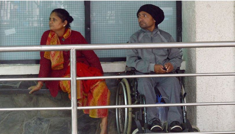 अस्पतालको दादागिरी ! २४ घण्टा भोकै सुताएपछि भनियो– ‘अप्रेसन हुन्न, घर जानुस्’