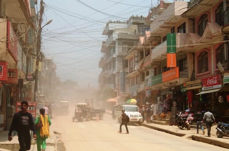 अत्याधिक धुलोका कारण रामेछाप सदरमुकाम मन्थलीको जनजीवन प्रभावित