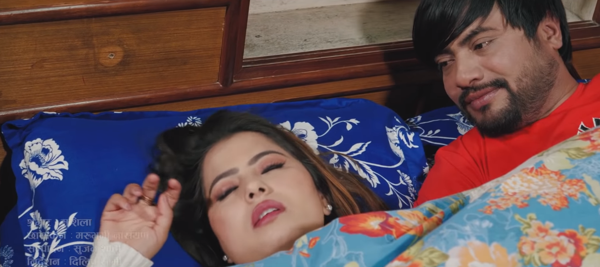 विदेश बाट नेपाल आइपुग्दा लोक गायक बिष्णु खत्रीको श्रीमती अर्कैको काखमा (भिडियो सहित)
