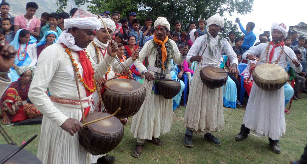 मौलिक बाजा घन्किए अछाममा ,हेर्नुहोस(भिडियो)