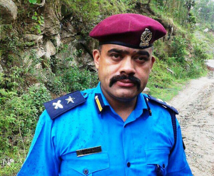 चोरी तथा डकैतीहरूसँग सम्पर्कमा रहेको भन्दै डिएसपी कुमोध ढुंगेल निलम्बित