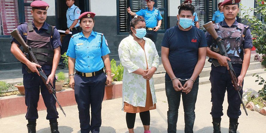 खुलेआम यौनधन्दा चलाएको आरोप  ! मिना सहित २ जना पक्राउ