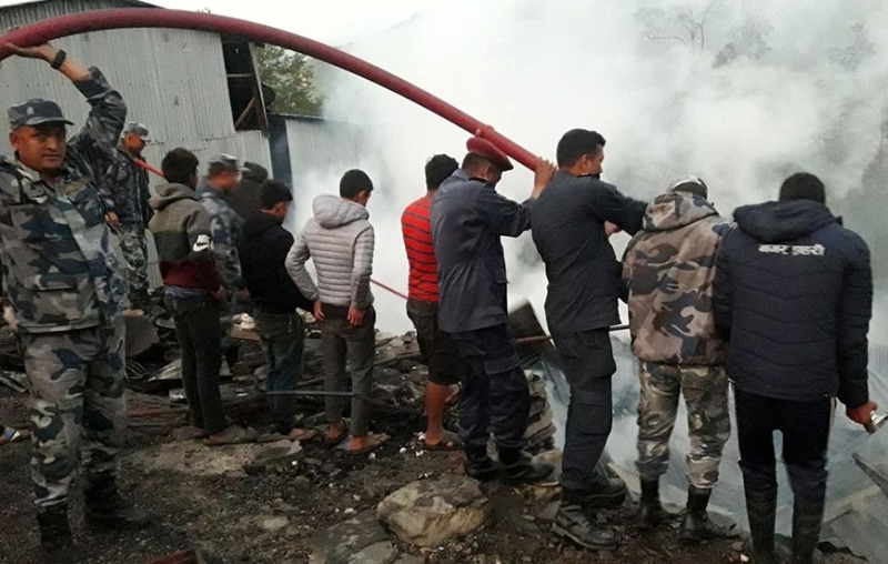 दोलखाको कालिञ्चोक गाउँपालिकामा आगलागी,४ घर जलेर नष्ट