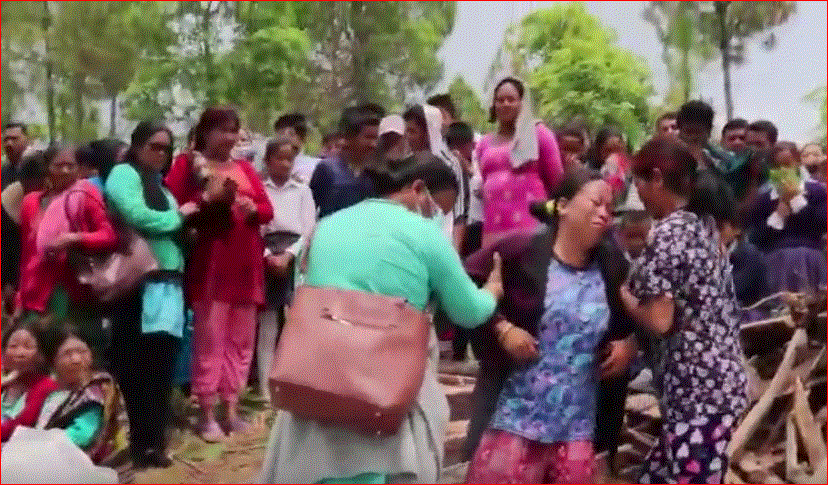 पाँचथर हत्या काण्ड !  रुदै यसरि दिए अन्तिम दागबत्ती (भिडियो)