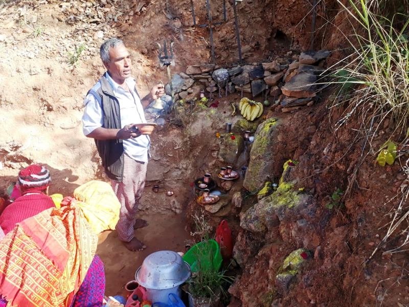 मन्थलीमा ब्रम्हा विष्णु महेश्वर उत्पत्ति भएको भन्दै पूजाआजा