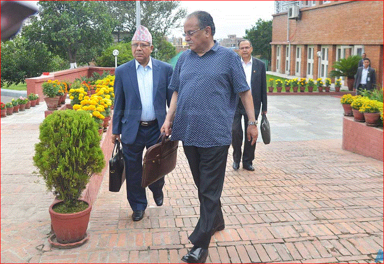 नेकपा सचिवालय बैठक : नेता दाहालको यस्तो प्रस्ताव ! प्रधानमन्त्रीको व्यस्तताका कारण बिहीबार बिहानसम्मका लागि बैठक स्थगित