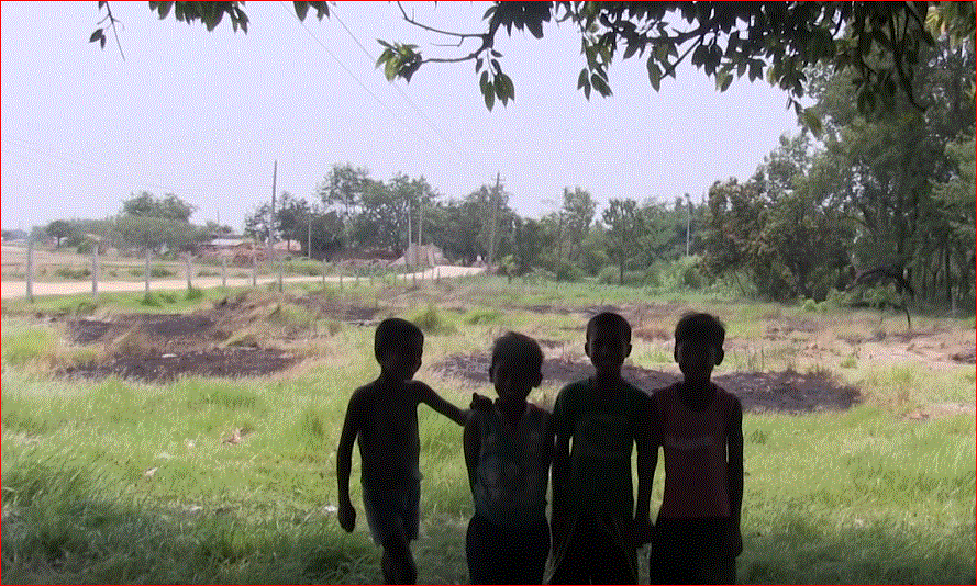 भुतकाण्ड फेरी त्रसित ! मसानघाटमा स्कुल : भुत भन्दै भागाभाग गर्छन् विद्यार्थी (भिडियो)