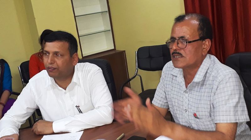 मन्थली नगरपालिका प्रमुख र प्रमुख प्रशासकिय अधिकृतमाथि कार्यपालिका बैठकमै आक्रमण