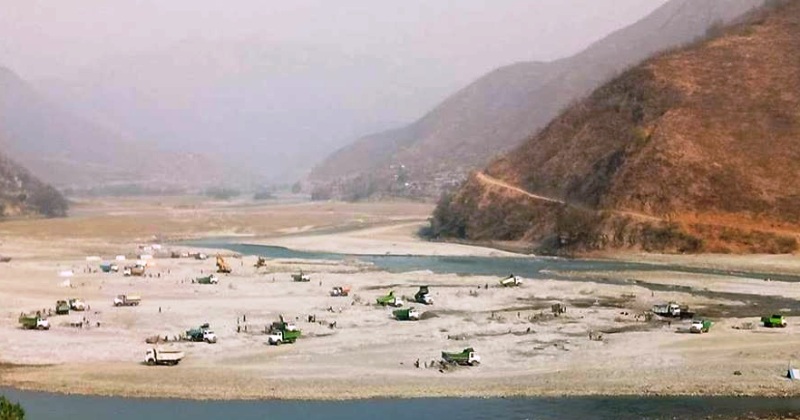 सुनकोशी नदीमा उत्खनन तत्काल बन्द गर्न आदेशको माग गर्दै सर्वोच्चमा रिट
