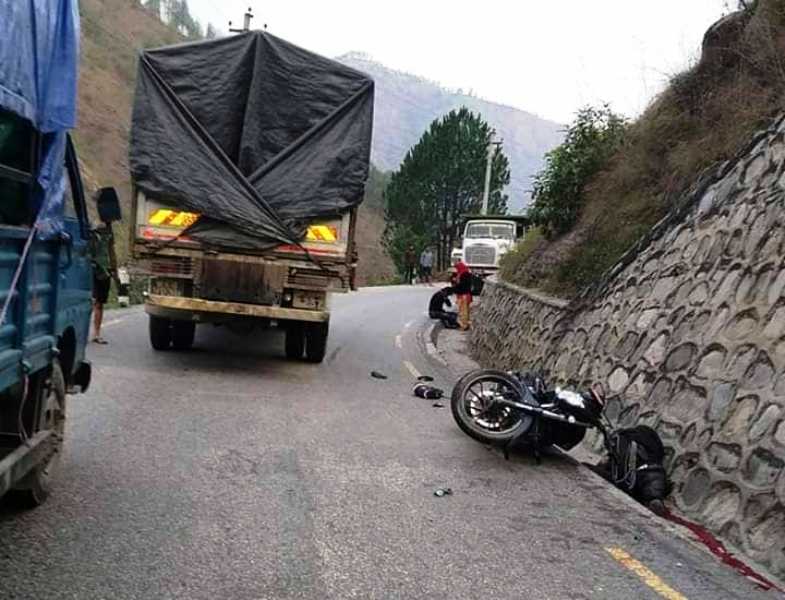 रामेछापबाट काठमाडौँ जादै गरेको ट्रक र मोटरसाइकल ठोक्कीदा एक जनाको मृत्यु