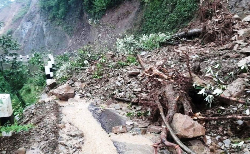 लगातारको झरीका कारण आएको बाढी पहिरोमा परि देशभर ८ जनाको मृत्यु, ४ जना बेपत्ता
