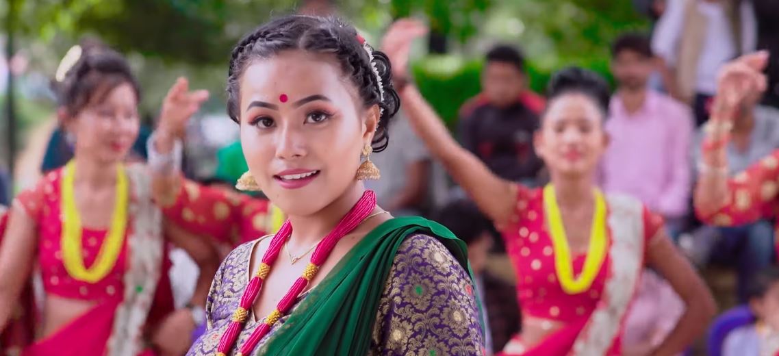तीजको गीतमा आयो बिकृति शब्दनै छाडा-सुन्दै लाजमर्दो