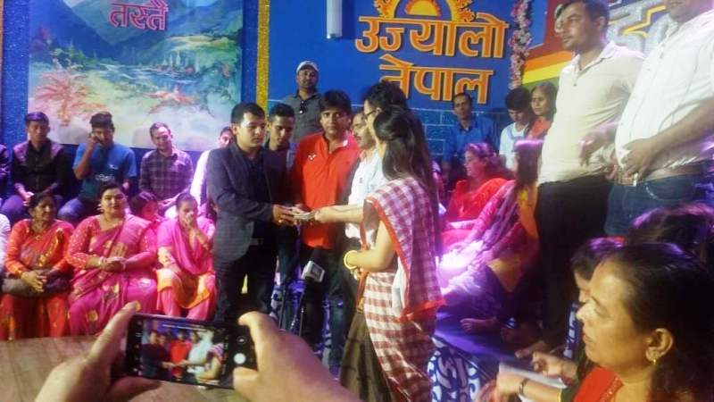 क्यान्सर पिडित भण्डारीलाई दुई लाख ५७ हजार आर्थिक सहयोग
