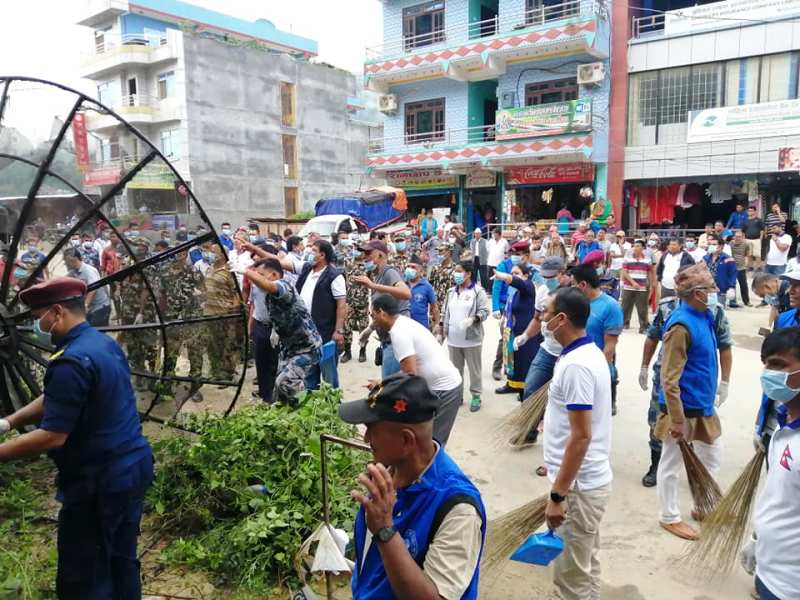 संविधान दिवसमा मन्थली बजार सरसफाई, ३ दिन सम्म घरघरमा दिपावली