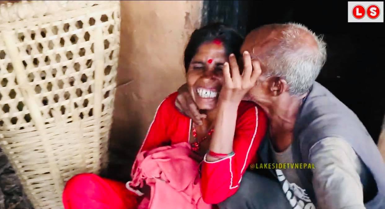 ६० बर्षिय बुढाको यस्तो चलाकी ! २५ वर्षीय कान्छी बुढिसंग मस्ती गर्दा-गर्दै ,हेर्नुहोस(भिडियो)
