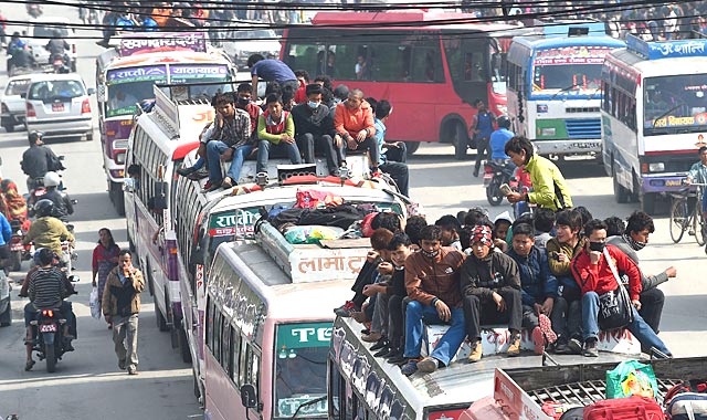 दशैँ: राजधानीबाट १२ लाख यात्रु बाहिरिए