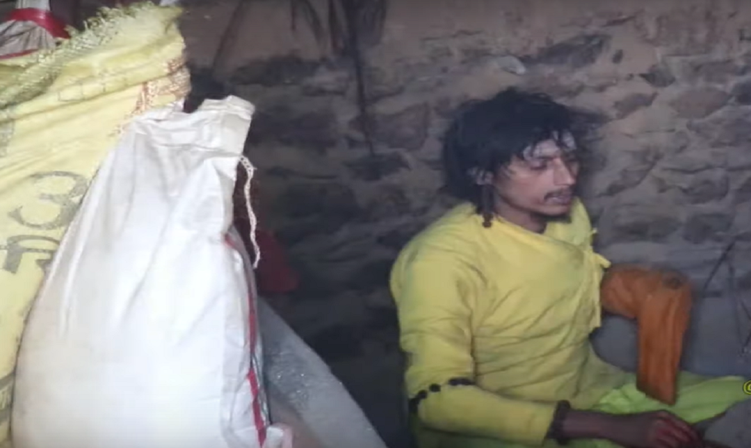 क ठोर तपस्या – ३२ बर्षिय युवा ड र लाग्दो जंग लमा ? शरीरभरी यस्तो, १२० दिनदेखि भोकै,खुल्यो रह स्य