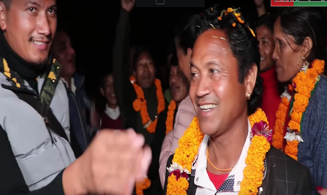 लोक स्टार सोनीका आमाबुवा मिडियामा आएर भने शोनी हाम्रो छोरो हैन(भिडियो)