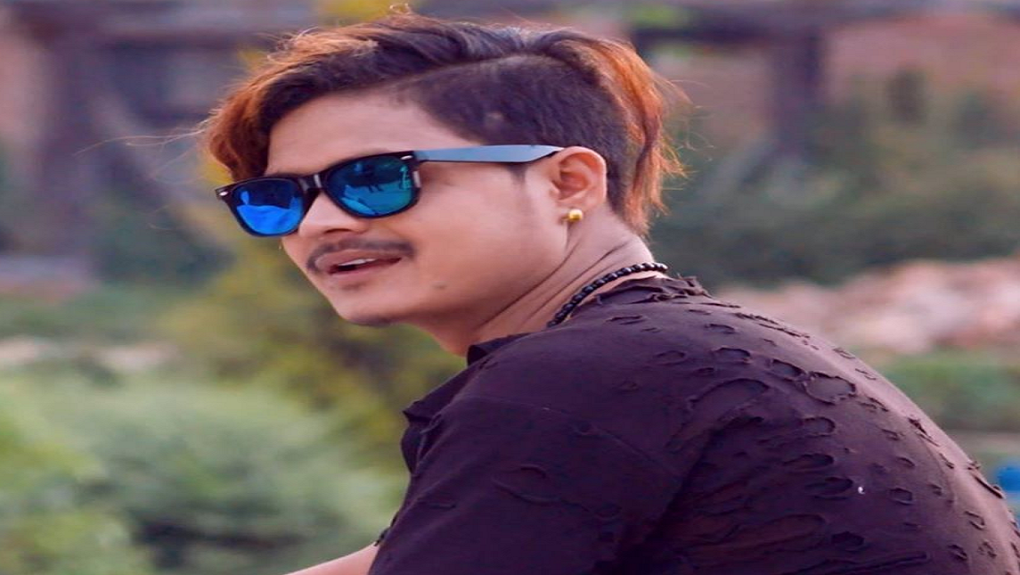चेतन बोहोराको “चल्दिन्छु बम्बै”गीतको चौतर्फी चर्चा(भिडियो)