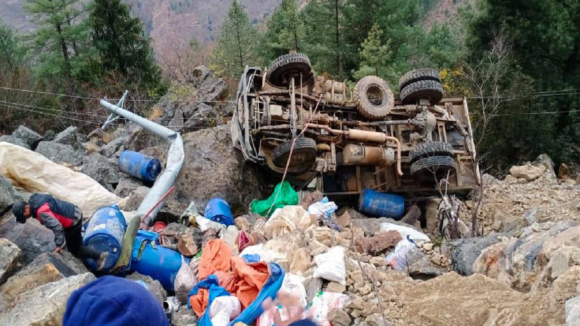 बस दुर्घटना,मर्नेको संख्या पुग्यो २२,१३ जना घाईते