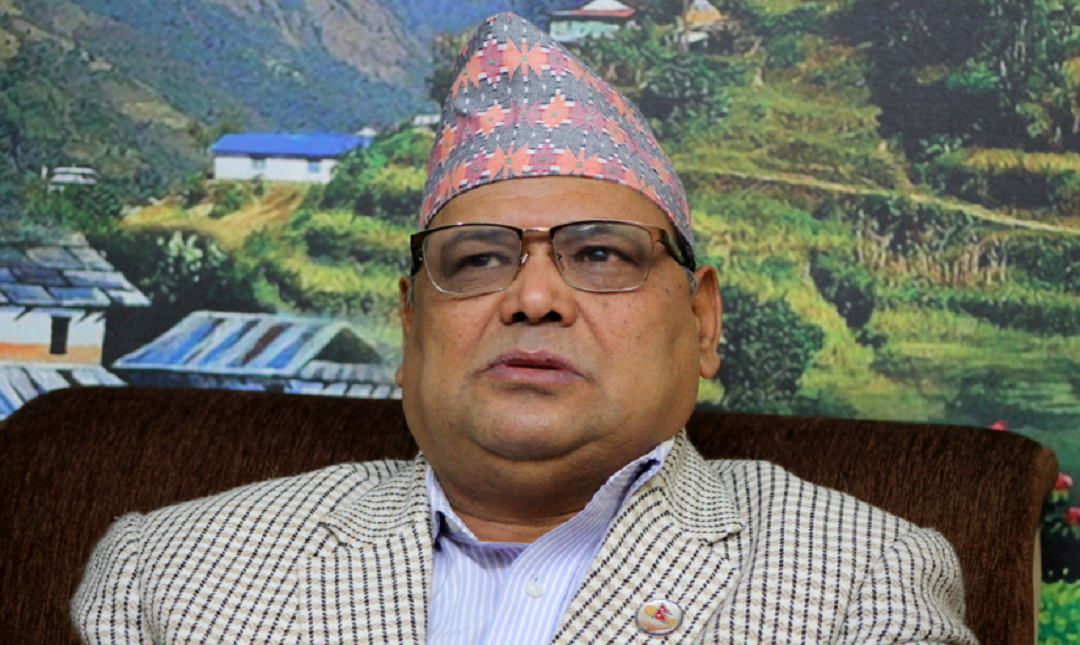 महराले लियो अर्को रुप,श्रीमतीले फुटाइदिईन् महराको मोबाइल !