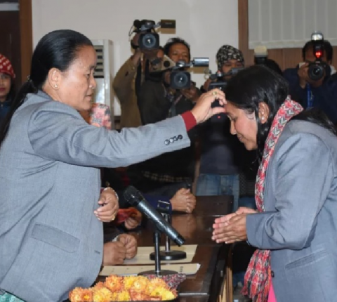 माननीय भट्टराईले शपथ लिइन