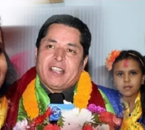 कमला घिमिरे चर्चासंगै वि!वादमा आए पछी रातारात ऋषि धमलाको शरणमा पुगिन घरमा,चल्यो दोहोरि…(भिडियो)