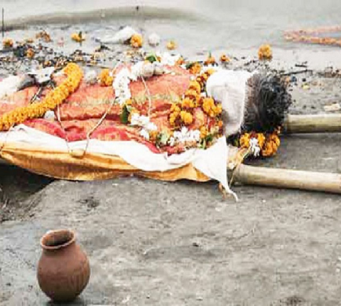 ज,लाउँदै गरेको श,व प्र-हरी निय!न्त्रणमा