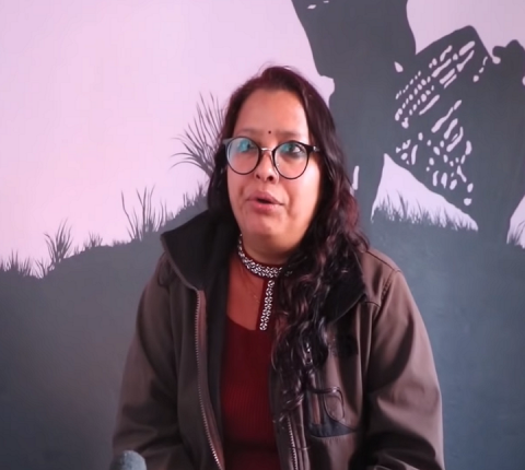 भाग्यले देश फर्केकी सुनिता-बुवाले गर्दा ६ महिनासम्म कोठीको बास,प्यास मेटाउन आएको युवा स्तनपान गरेर फर्कियो(भिडियो)