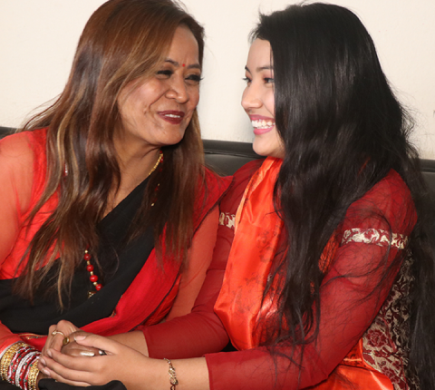 चम्सुरीलाई छोरीको विवाहको चि!न्ता, ब्वाई!फ्रेन्ड बनाउन आमाले दीईन छोरीलाई य!स्तो उपाय(भिडियो)