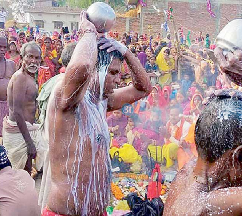 तातो दूध शरीरमा खन्याएर भुइँया पूजा