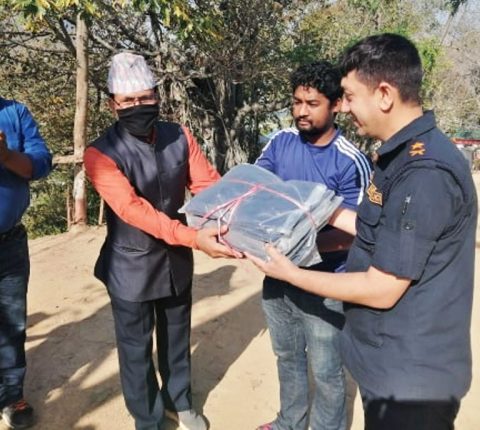 प्रहरी,एम्बुलेन्स चालक र पत्रकारलाई पीपीइ सेट