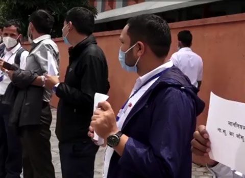 सिंहदरबारभित्रै नासुको आसु भन्दै नायब सुब्बाहरु आन्दोलित