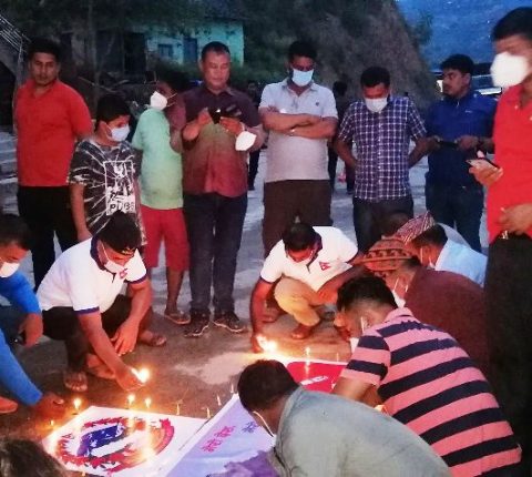 नयाँ नक्सा संसदबाट सर्वसम्मत अनुमोदन भएको खुसियालीमा रामेछापमा दीप प्रज्वलन
