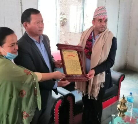 रामेछाप नगरपालिकाका प्रमुख प्रशासकिय अधिकृत पौडेलको बिदाइ