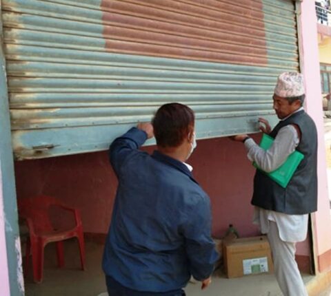 कृषक जागरण कृषि सहकारीमा प्रशासनले लगाएको ताला खुल्यो
