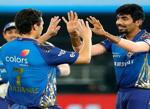 आईपीएलः हैदराबादसँग खेल्दै मुम्बई  (बल बाइ बल लाइभसहित)