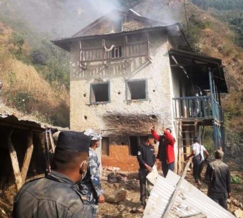 विद्युत् शर्ट भइ आगलागी हुँदा रामेछापको भटौलीमा बालकको ज्यान गयो