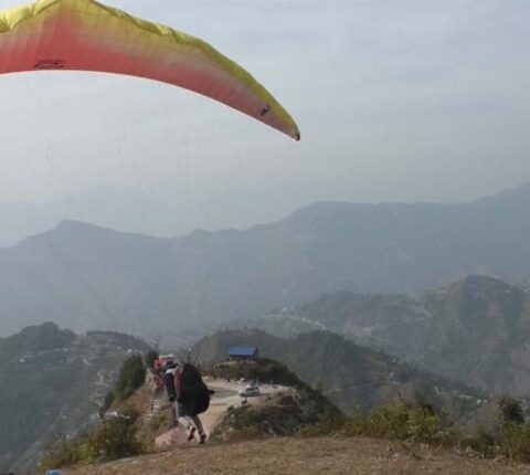 पर्यटकीय पूर्वाधार विकासका लागि पुरानागाउँमा प्याराग्लाइडिङ परीक्षण